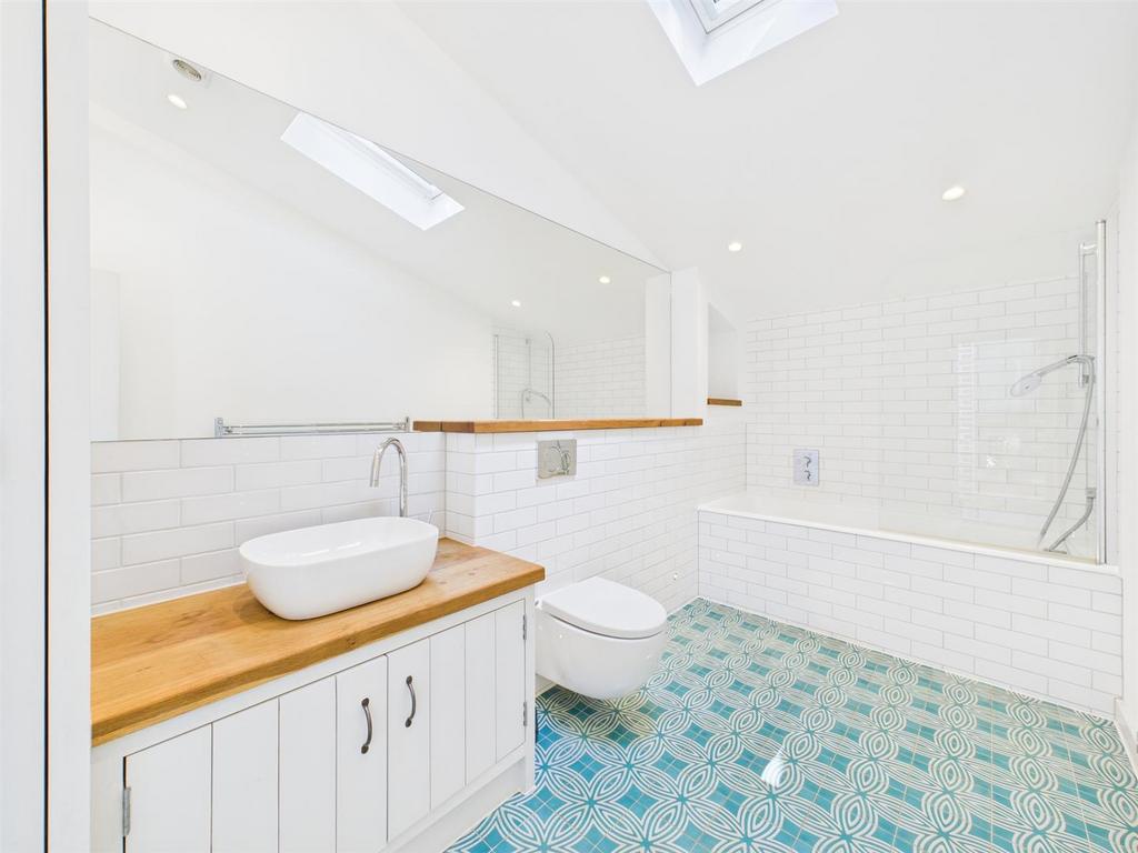 CAM04099 G0-PR0154-STILL036.jpg