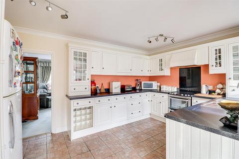 464 Arterial Road, Leigh-on-sea, SS9 4DS