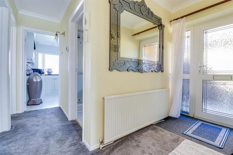 2 bedroom semi-detached bungalow for sale, Nordland Road, Canvey Island SS8