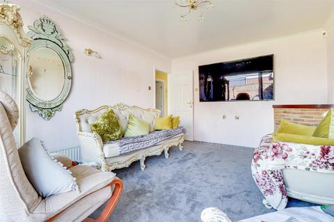 2 bedroom semi-detached bungalow for sale, Nordland Road, Canvey Island SS8