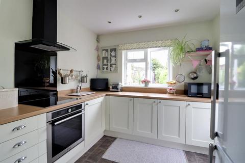59 Adalia Crescent, Leigh-on-sea, SS9 3ST