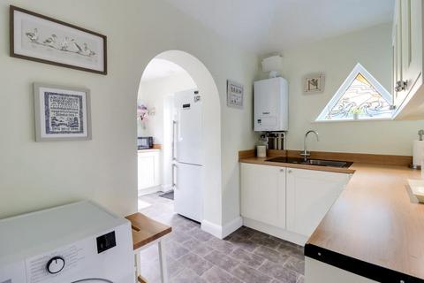 59 Adalia Crescent, Leigh-on-sea, SS9 3ST