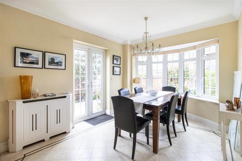 3 bedroom semi-detached house for sale, Southbourne Grove, Westcliff-on-Sea SS0