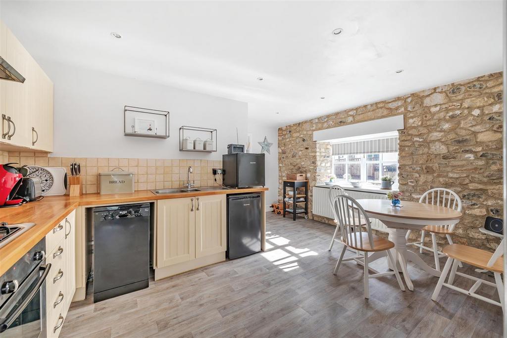 Chardstock, Axminster 2 bed detached house for sale £335,000