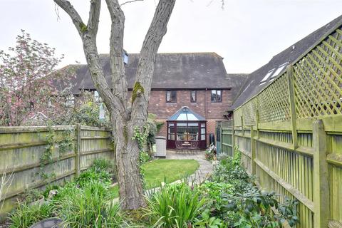 2 bedroom terraced house for sale, West Cross Gardens, Tenterden