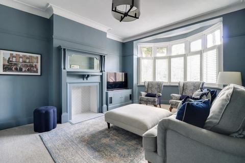 48 Belfairs Drive, Leigh-on-sea, SS9 3AA