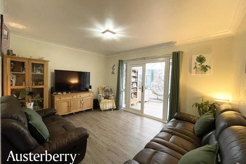 47 James Crescent, Werrington, Stoke-on-trent, ST9 0DZ