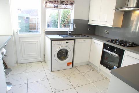 2 bedroom terraced house to rent, Telford Drive, Walton-On-Thames