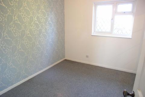 2 bedroom terraced house to rent, Telford Drive, Walton-On-Thames