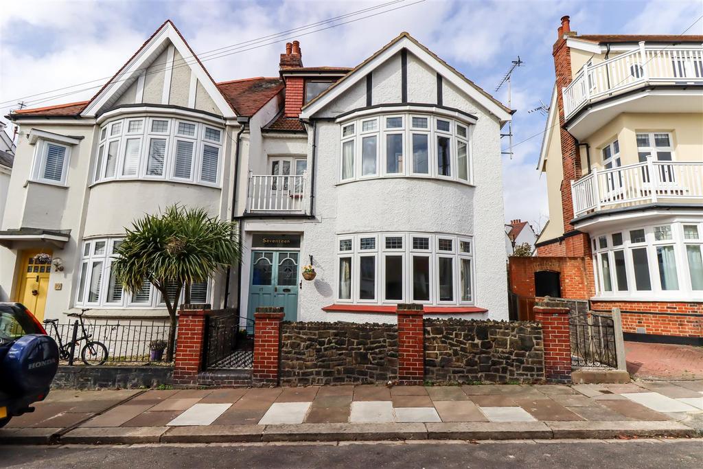 Somerville Gardens, LeighOnSea SS9 3 bed semidetached house for sale
