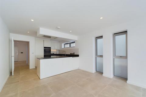 2 bedroom apartment for sale, Ground Floor Apt With Private Beach Access