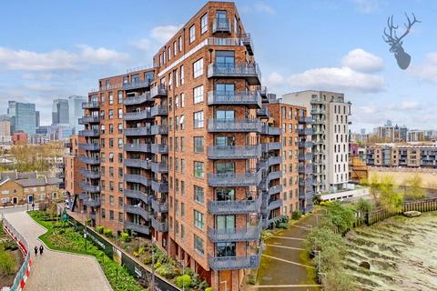 3 bedroom apartment to rent, Leven Road, Poplar Riverside E14