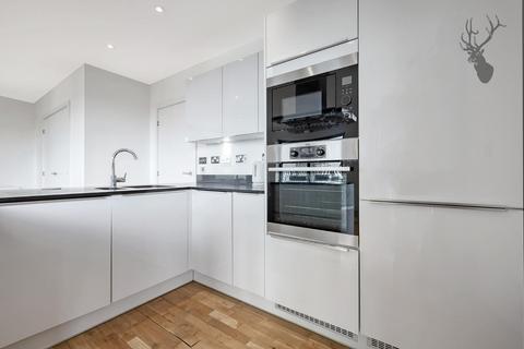 3 bedroom apartment to rent, Leven Road, Poplar Riverside E14