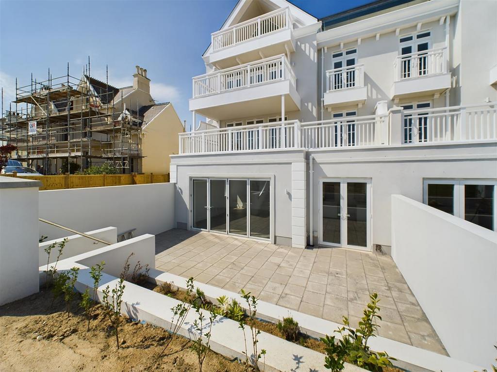 CAM02007 G0-PR0209-STILL037.jpg