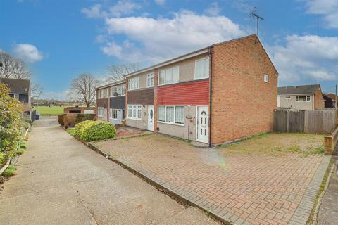 3 bedroom end of terrace house for sale, Lower Crescent, Stanford-Le-Hope SS17