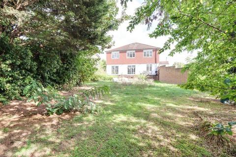 5 bedroom detached house for sale, St. Marys Drive, Benfleet SS7