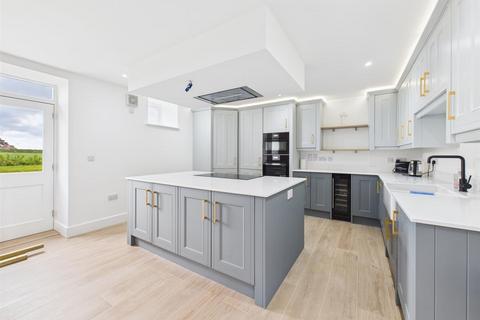 4 bedroom farm house for sale, Completely Renovated To An Impressive Standard