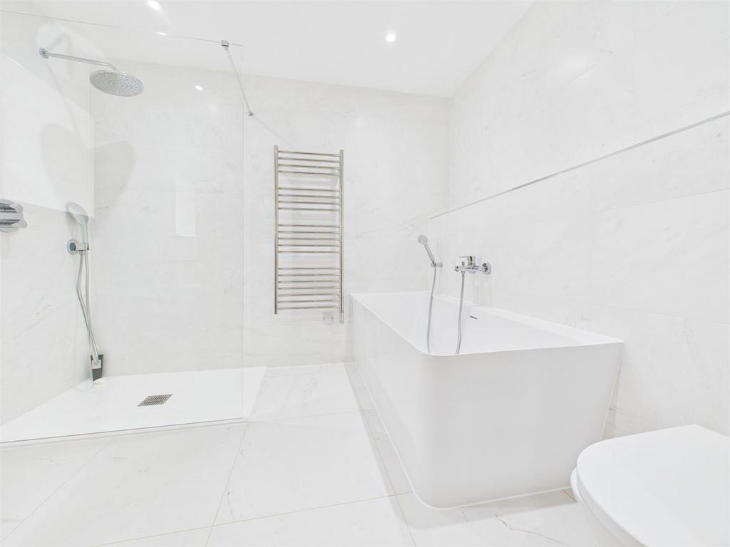 CAM04099 G0-PR0071-STILL015.jpg