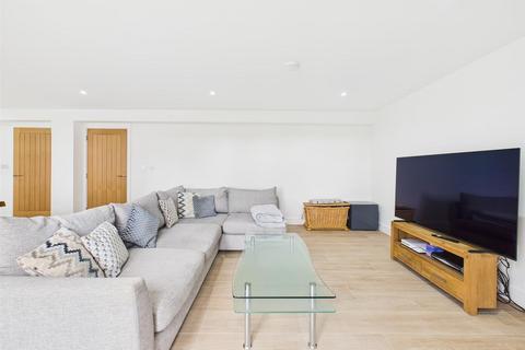 4 bedroom farm house for sale, Completely Renovated To An Impressive Standard