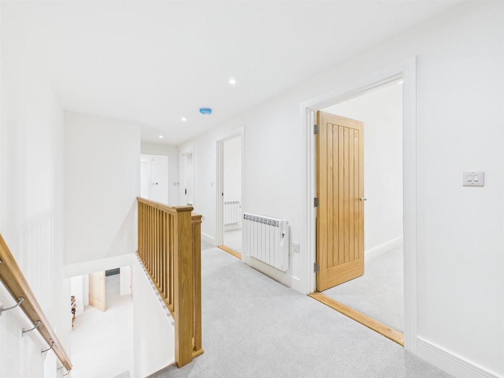 CAM04099 G0-PR0071-STILL008.jpg