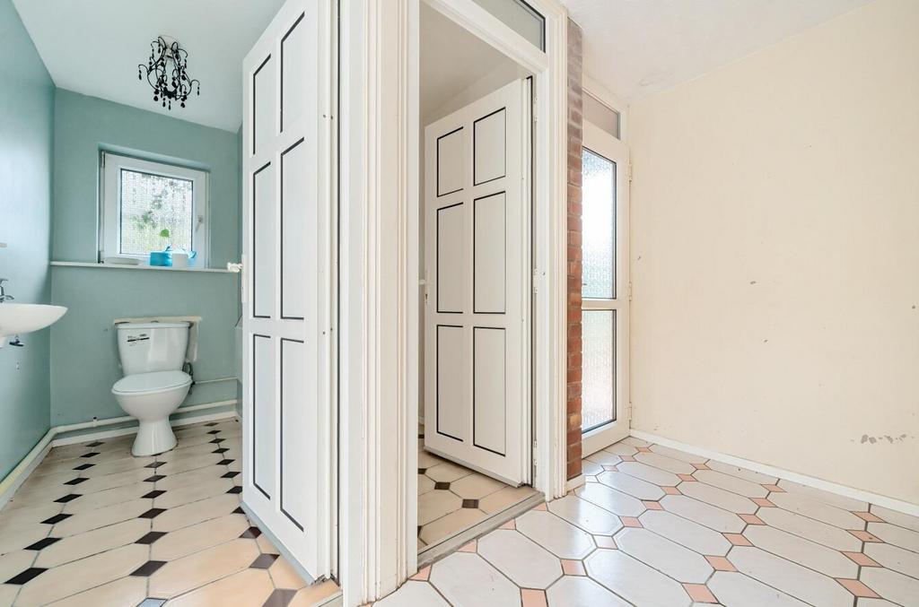 Downstairs wc