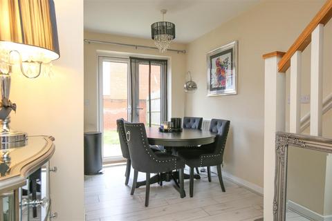 3 bedroom detached house for sale, Isles Quarry Road, Borough Green