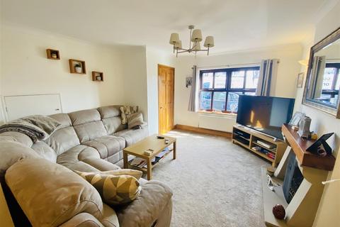 3 bedroom townhouse for sale, The Embankment, Mirfield