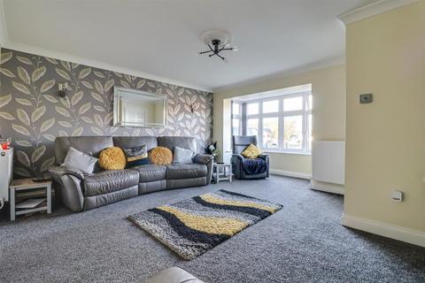 5 bedroom semi-detached house for sale, Eastways, Canvey Island SS8