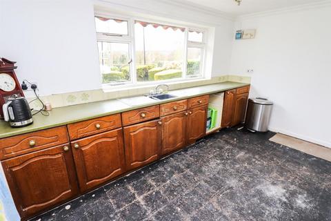 1 Ceiriog Close, Chirk, Wrexham, LL14 5SB