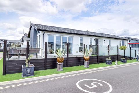 2 bedroom park home for sale, Thorney Bay Road, Canvey Island SS8