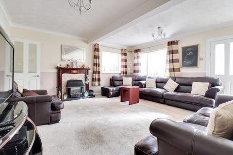 5 bedroom detached house for sale, Maurice Road, Canvey Island SS8