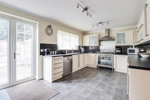 4 bedroom detached house for sale, Labworth Road, Canvey Island SS8