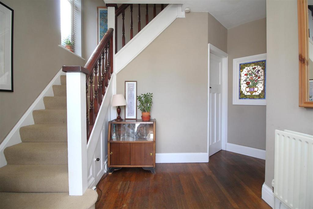 Entrance hall.JPG