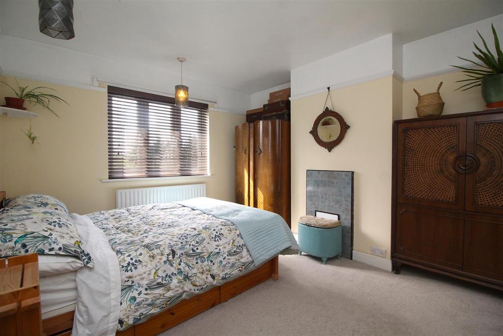 Bedroom 2 .JPG