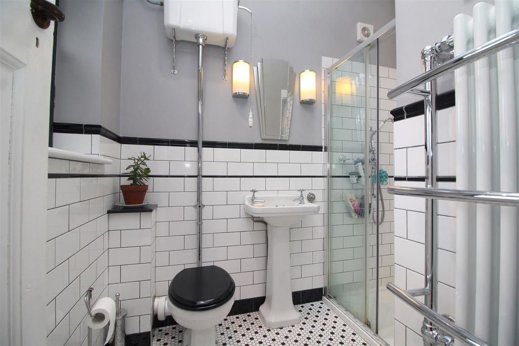 Shower room .JPG