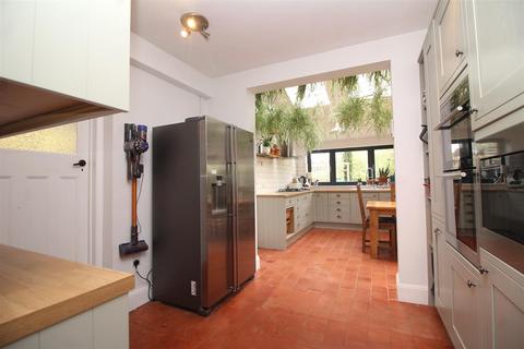 11 Brackley Close, Peterborough, PE3 6LH