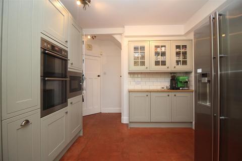 11 Brackley Close, Peterborough, PE3 6LH