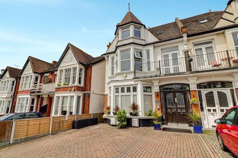 37 Cobham Road, Westcliff-on-sea, SS0 8EG
