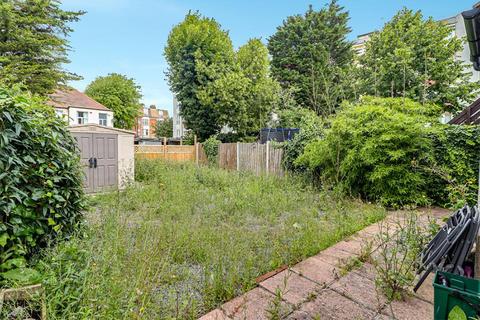 37 Cobham Road, Westcliff-on-sea, SS0 8EG