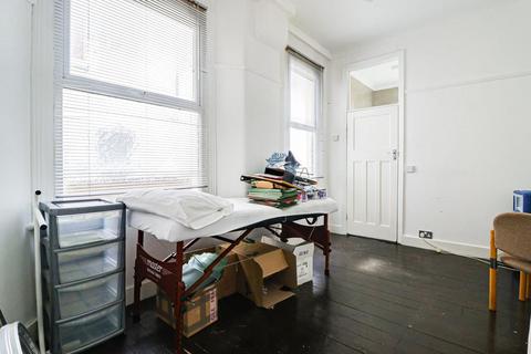 37 Cobham Road, Westcliff-on-sea, SS0 8EG
