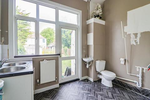 37 Cobham Road, Westcliff-on-sea, SS0 8EG