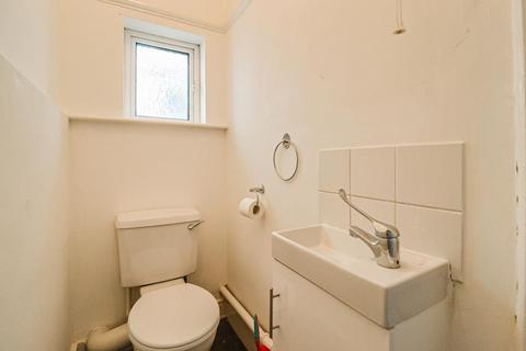 37 Cobham Road, Westcliff-on-sea, SS0 8EG