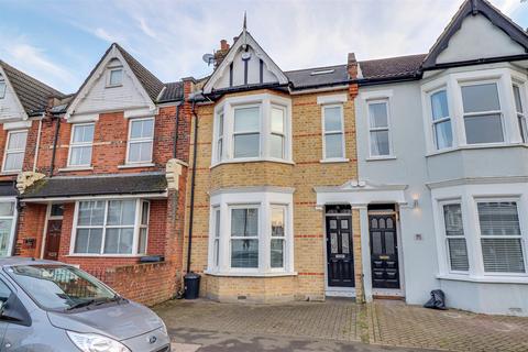 4 bedroom terraced house for sale, Pall Mall, Leigh-On-Sea SS9