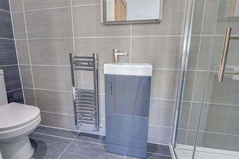 118a Ambleside Drive, Southend-on-sea, SS1 2UN