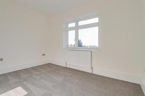 118a Ambleside Drive, Southend-on-sea, SS1 2UN