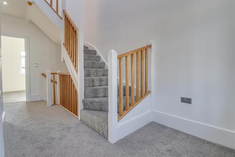 118a Ambleside Drive, Southend-on-sea, SS1 2UN