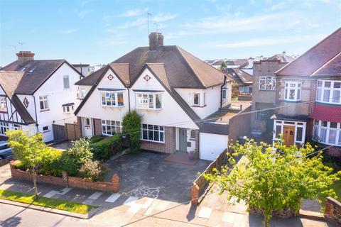 4 bedroom semi-detached house for sale, Medway Crescent, Leigh-On-Sea SS9