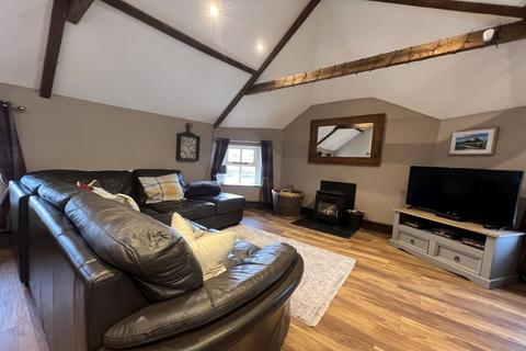 2 bedroom end of terrace house for sale, Bridge Street, Crickhowell, NP8