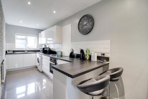 53a Bilton Road, Benfleet, SS7 2HQ