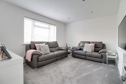 53a Bilton Road, Benfleet, SS7 2HQ